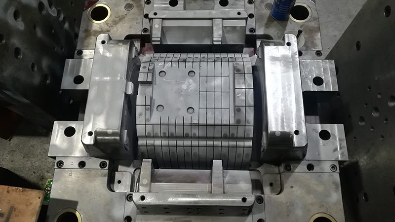 橡胶模具定制尺寸要求的五大关键要素**