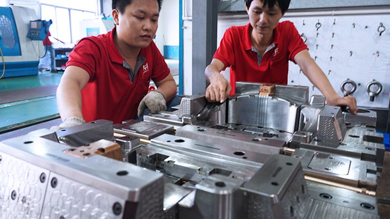 锌合金压铸模具与铝合金模具：性能差异与适用场景